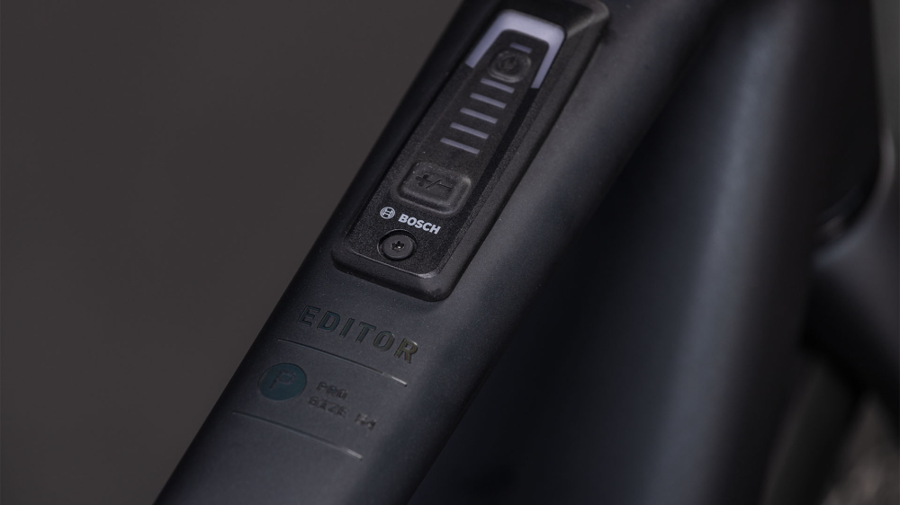 BICICLETA ELECTRICA CUBE EDITOR HYBRID PRO 400X FE COAL PRISM 2026 62 cm [2]