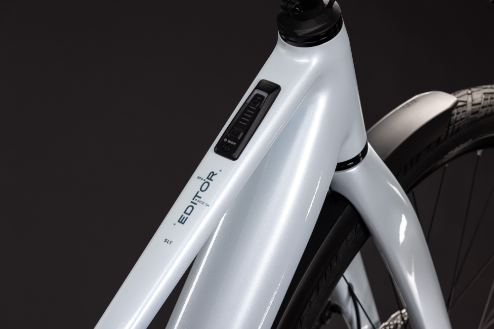 BICICLETA ELECTRICA CUBE EDITOR HYBRID SLT 400X FE TRAPEZE GLACIER PRIZM 2027 58 cm [2]