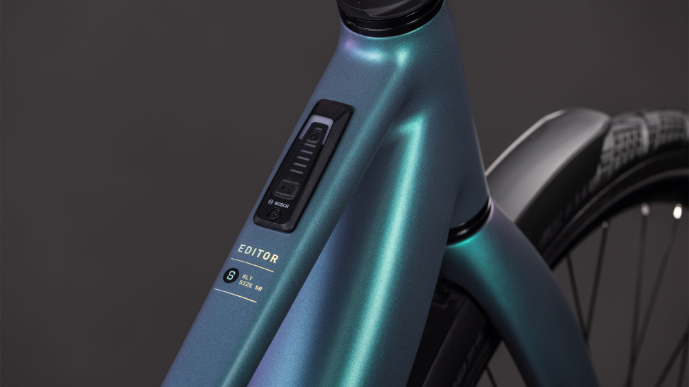 BICICLETA ELECTRICA CUBE EDITOR HYBRID SLT 400X FE TRAPEZE SMARAGDGREY PRISM 2026 54 cm [2]