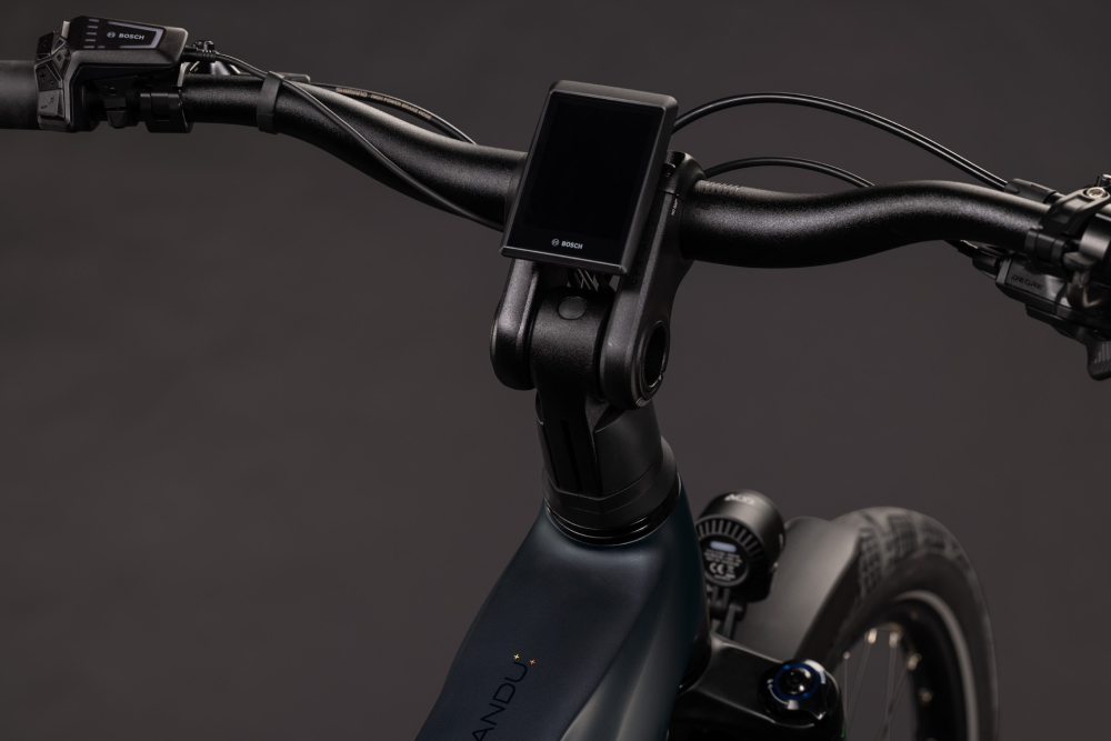 BICICLETA ELECTRICA CUBE KATHMANDU HYBRID PRO 800 TRAPEZE COAL BLACK 2027 46 cm [2]