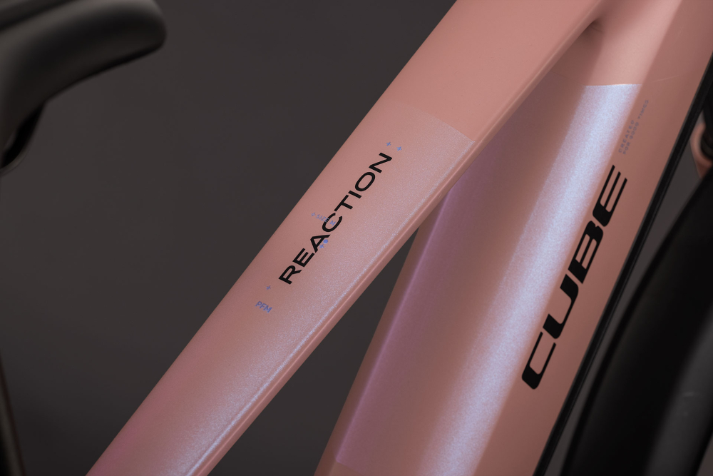 BICICLETA ELECTRICA CUBE REACTION HYBRID PERFORMANCE 720 FE RUBY BLACK 2027 cadru S (16") - roti 27.5 [3]