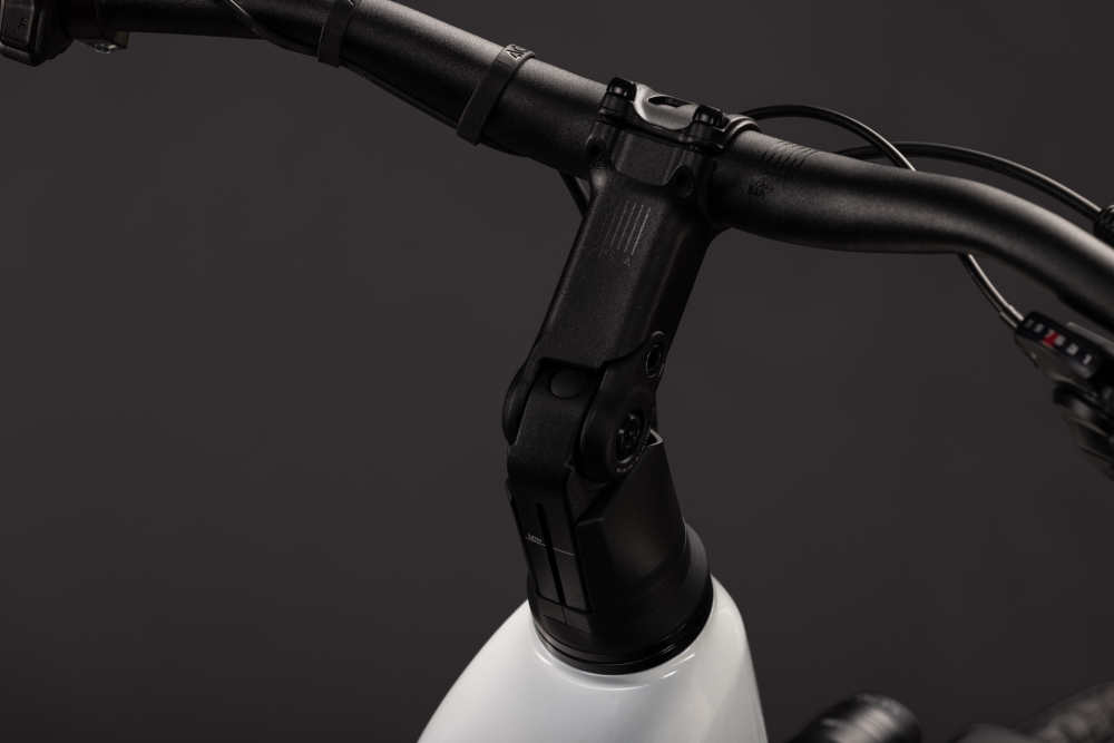 BICICLETA ELECTRICA CUBE TOURING HYBRID ONE 600 EASY ENTRY METALLICWHITE CHROME 2027 58 cm [4]