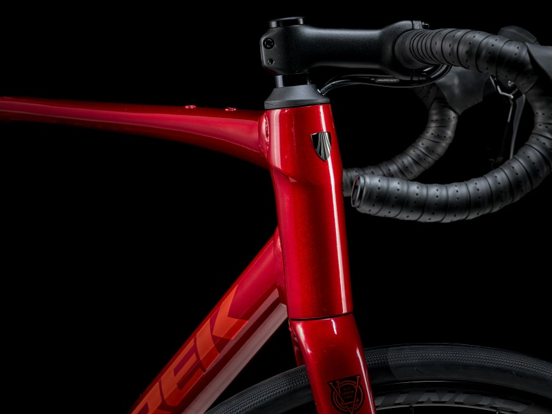 BICICLETA TREK DOMANE AL 2 CRIMSON TO DARK CARMINE FADE 49 CM [4]