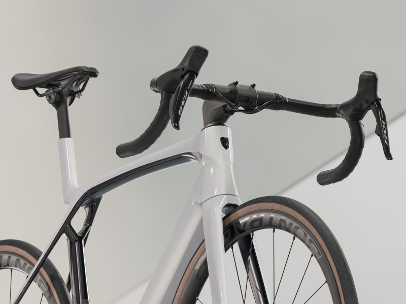 BICICLETA TREK MADONE SL 6 WHITE PRISMATIC XL [5]