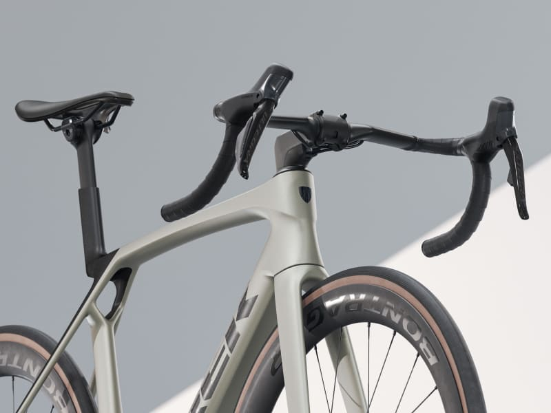 BICICLETA TREK MADONE SL 7 MATTE LUNAR SILVER M [5]