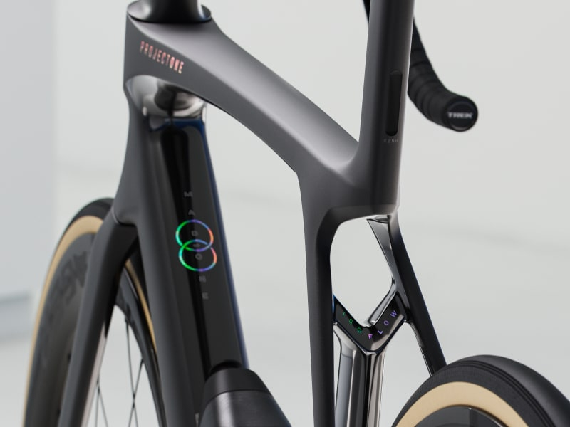 BICICLETA TREK MADONE SLR 9 MATTE CARBON SMOKE/PRISMATIC PEARL ML [4]