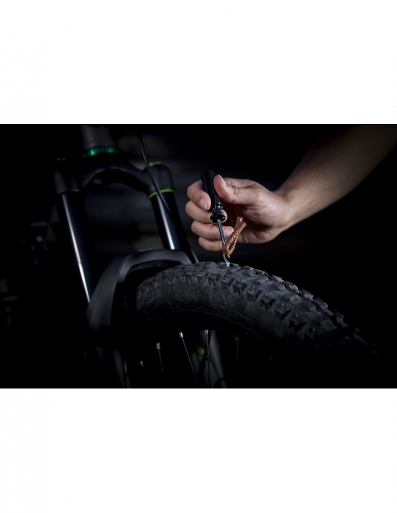 KIT REPARATII TUBELESS MEDIU [2]