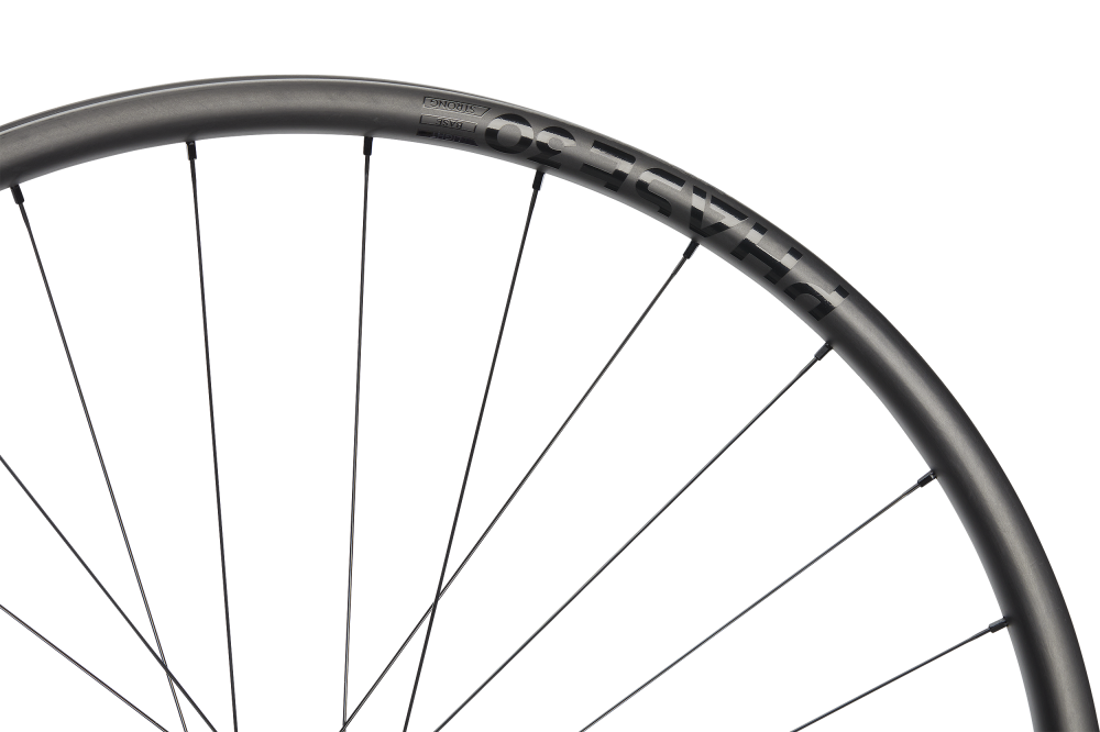 ROATA FATA NEWMEN PHASE 30 LIGHT 28H FADE SP 6B 15X110 29inch [4]