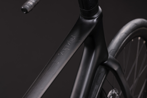 BICICLETA CUBE ATTAIN C:62 RACE CARBON COALCHROME 2027 58 cm [1]