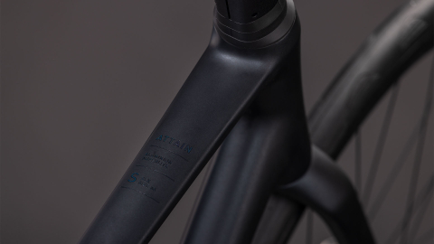 BICICLETA CUBE ATTAIN SLX COAL PRISM 2026 47 cm [1]
