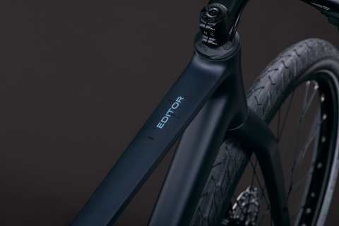 BICICLETA CUBE EDITOR PRO NIGHT CHROME 2027 54 cm [1]