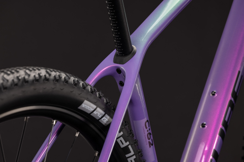 BICICLETA CUBE REACTION C:62 PRO COSMICPURPLE BLACK 2027 L [2]