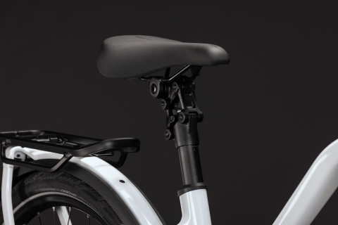 BICICLETA ELECTRICA CUBE KATHMANDU HYBRID DELUXE PRO 800 TRAPEZE METALLICWHITE CHROME 2027 46 cm [4]