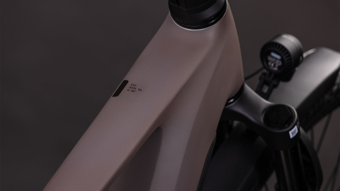 BICICLETA ELECTRICA CUBE KATHMANDU HYBRID EXC 800 CEDAR CHROME 2026 58 cm [1]