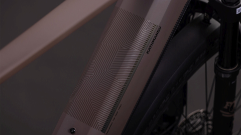 BICICLETA ELECTRICA CUBE KATHMANDU HYBRID EXC 800 CEDAR CHROME 2026 62 cm [2]