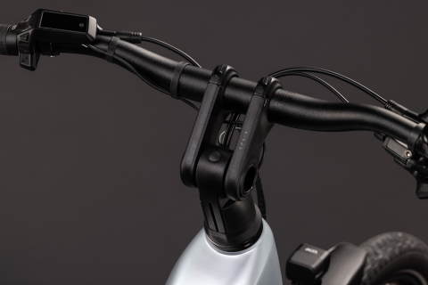 BICICLETA ELECTRICA CUBE KATHMANDU HYBRID ONE 800 EASY ENTRY SILVERSTAR REFLEX 2027 62 cm [1]
