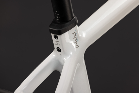 BICICLETA ELECTRICA CUBE NURIDE HYBRID PERFORMANCE 720 METALLICWHITE GREY 2027 62 cm [2]