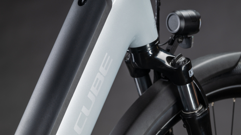 BICICLETA ELECTRICA CUBE SUPREME HYBRID COMFORT ONE 600 EASY ENTRY FOGGREY REFLEX 2026 54 cm [2]