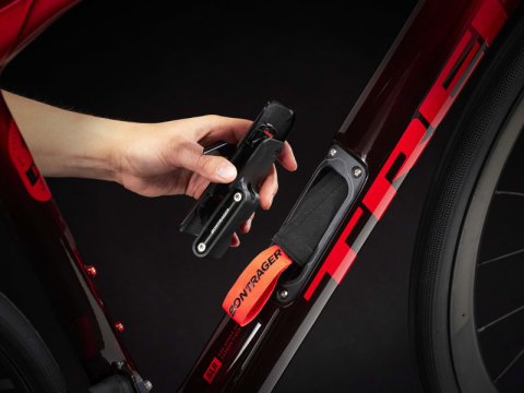 BICICLETA TREK DOMANE SLR 9 METALLIC RED SMOKE TO RED CARBON SMOKE 60 [4]