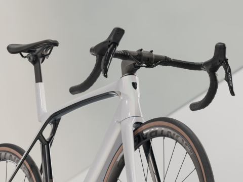 BICICLETA TREK MADONE SL 6 WHITE PRISMATIC L [4]