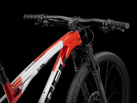 BICICLETA TREK SUPERCALIBER SL 9.6 LUNAR SILVER/LAVA RED M [2]