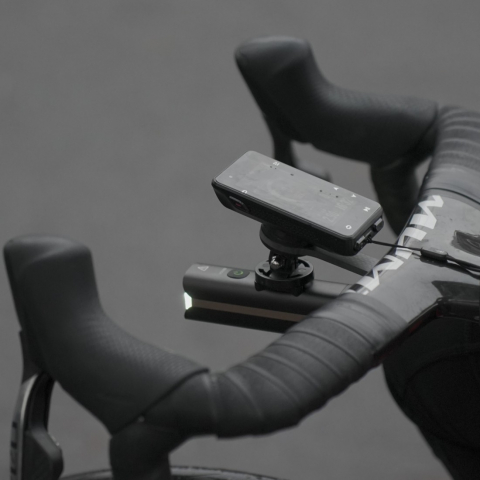 Lumina Fata iGPSPORT Smart Front Light VS1200 cu prindere M82 [8]