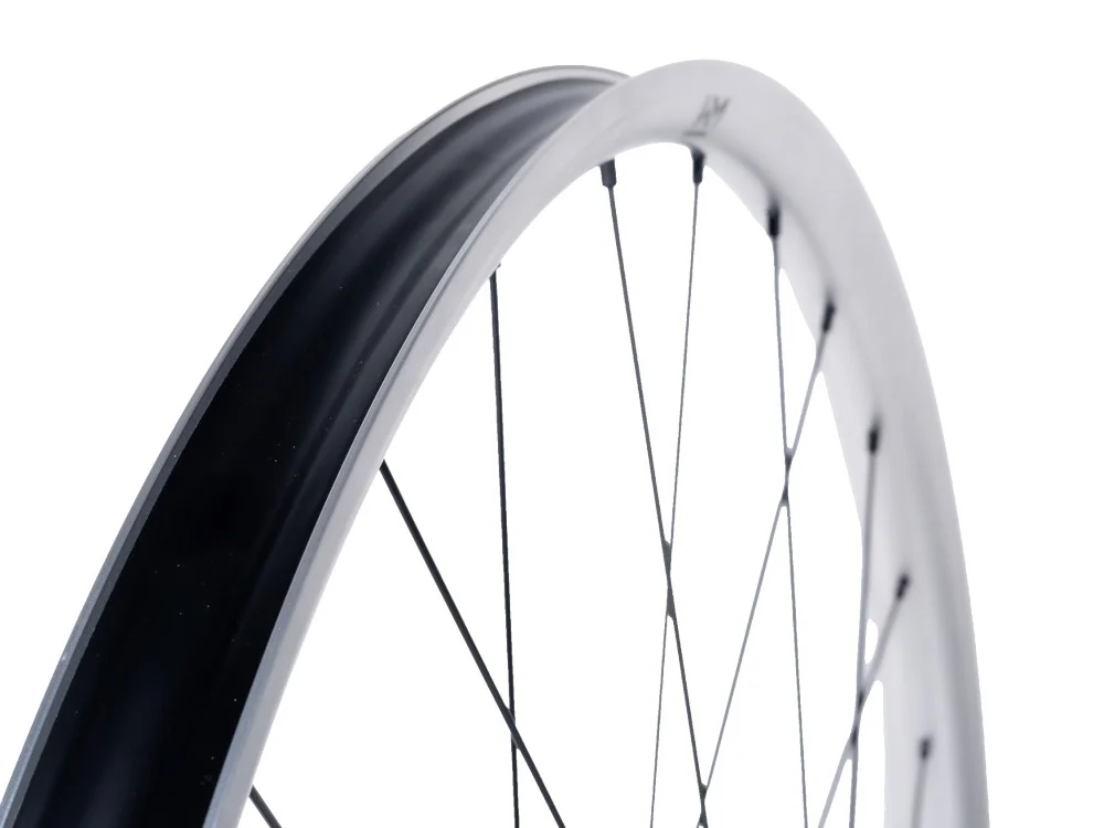 ROATA SPATE NEWMEN BESKAR 30 STRONG 29" 28H FADE SP 6B 12X148 LTD Sram XD [4]