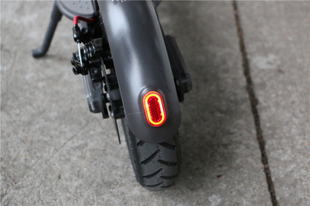 Stop Frana LED pentru trotineta electrica Xiaomi Mijia M365 si M365 Pro [2]