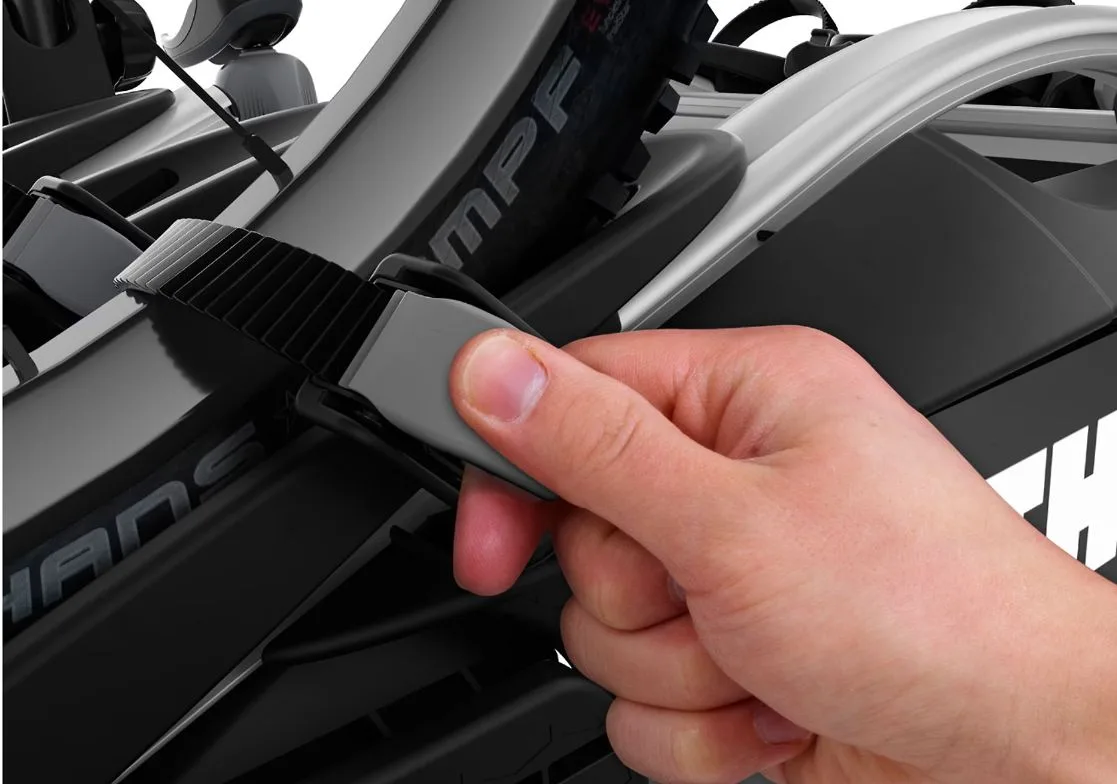 Thule VeloCompact 926 cu prindere pe carlig 3 biciclete 13 pin [3]