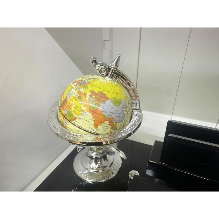 Business Desk Business Globe Trotter [2]