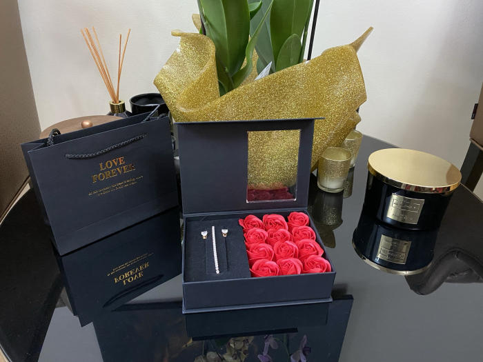 12 Trandafiri de Sapun & Bijuterii Borealy - Cadou 8 martie [2]