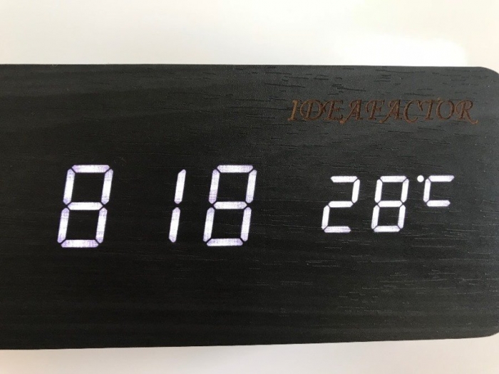 Ceas lemn personalizabil Borealy birou cu afisaj LED [7]