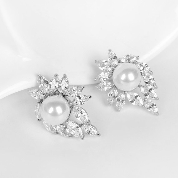 Cercei Victoire Pearl Simulated Diamond [2]