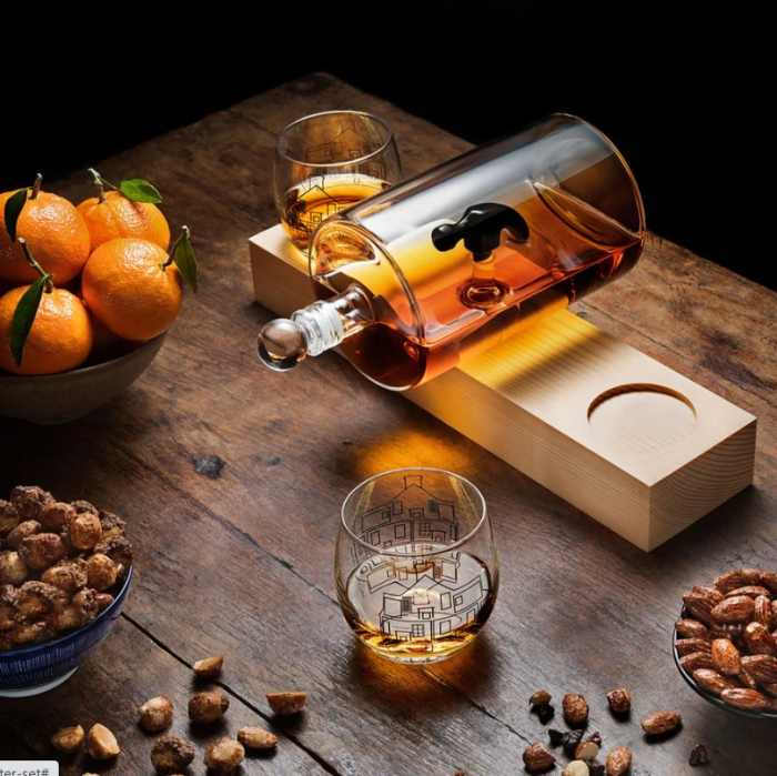 Decantor Sticla cu Ciocan in Interior + 2 Pahare & Suport Lemn Kitchen [5]
