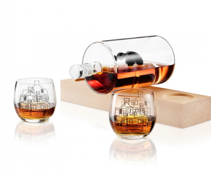 Decantor Sticla cu Ciocan in Interior + 2 Pahare & Suport Lemn Kitchen [6]
