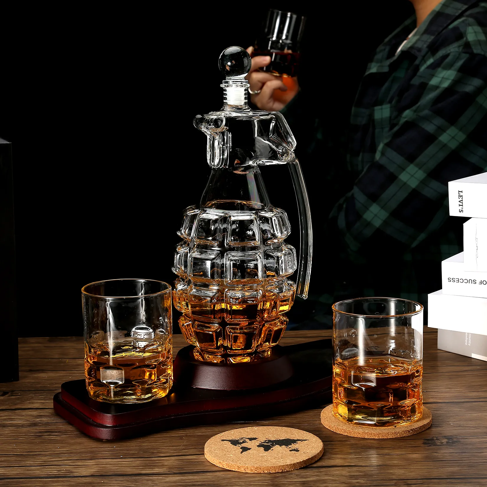 Decantor Grenada + 2 Pahare fara model & Suport Lemn [5]