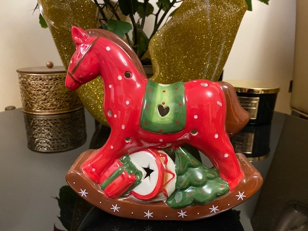 Decoratiune Craciun Ceramica Happy Horse cu loc pentru lumanare [1]