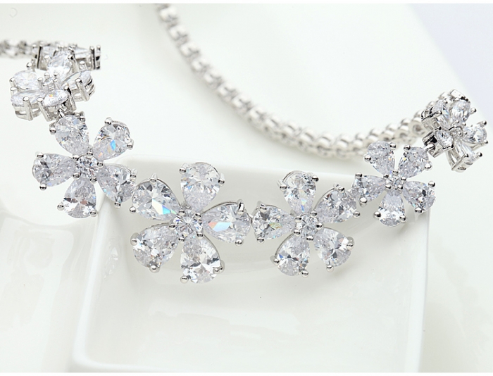 Set Cercei Colier Mireasa Flowers by Borealy [5]