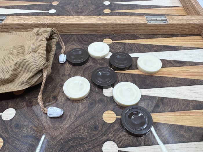 Joc de Șah și Table – Set Deluxe cu Piese din Metal Auriu/Argintiu Sculptate Manual [8]