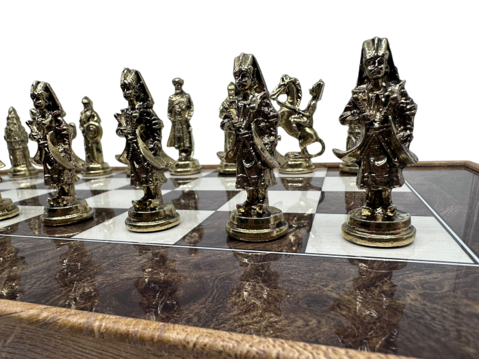 Joc de Șah și Table – Set Deluxe cu Piese din Metal Auriu/Argintiu Sculptate Manual [11]