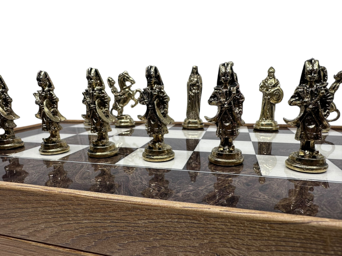 Joc de Șah și Table – Set Deluxe cu Piese din Metal Auriu/Argintiu Sculptate Manual [10]