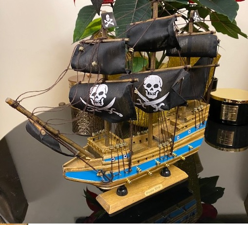 Pirates of the Seas macheta corabie pirati [3]