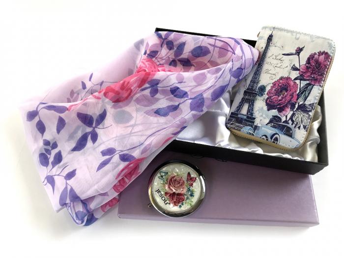 Purple Accessories & Versace [5]