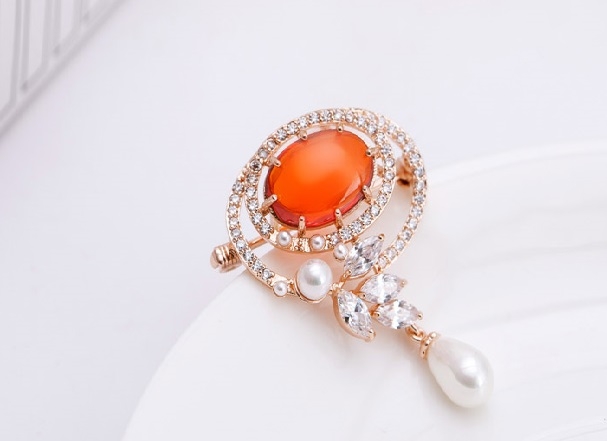 Gold Brooche With Pearls, by Borealy [2]