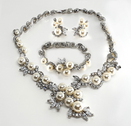 Set Opulence Pearls Colier, Bratara si Cercei by Borealy [0]