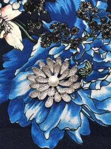 Brosa Dentelle Bouquet & Esarfa Matase Flowers by Borealy [1]