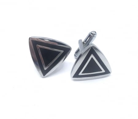 Butoni Dark Triangle, by Borealy [1]