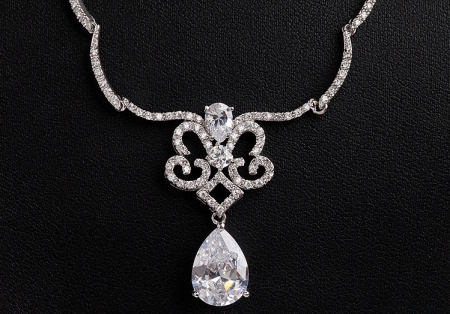 Set Mireasa Noble Cercei si Colier [2]