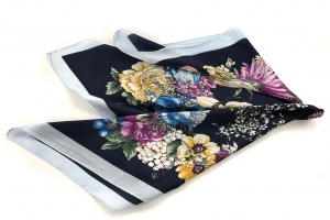 Brosa Funda Coco by Borealy & Esarfa Flowers by Borealy [5]