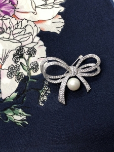 Brosa Funda Coco by Borealy & Esarfa Flowers by Borealy [3]